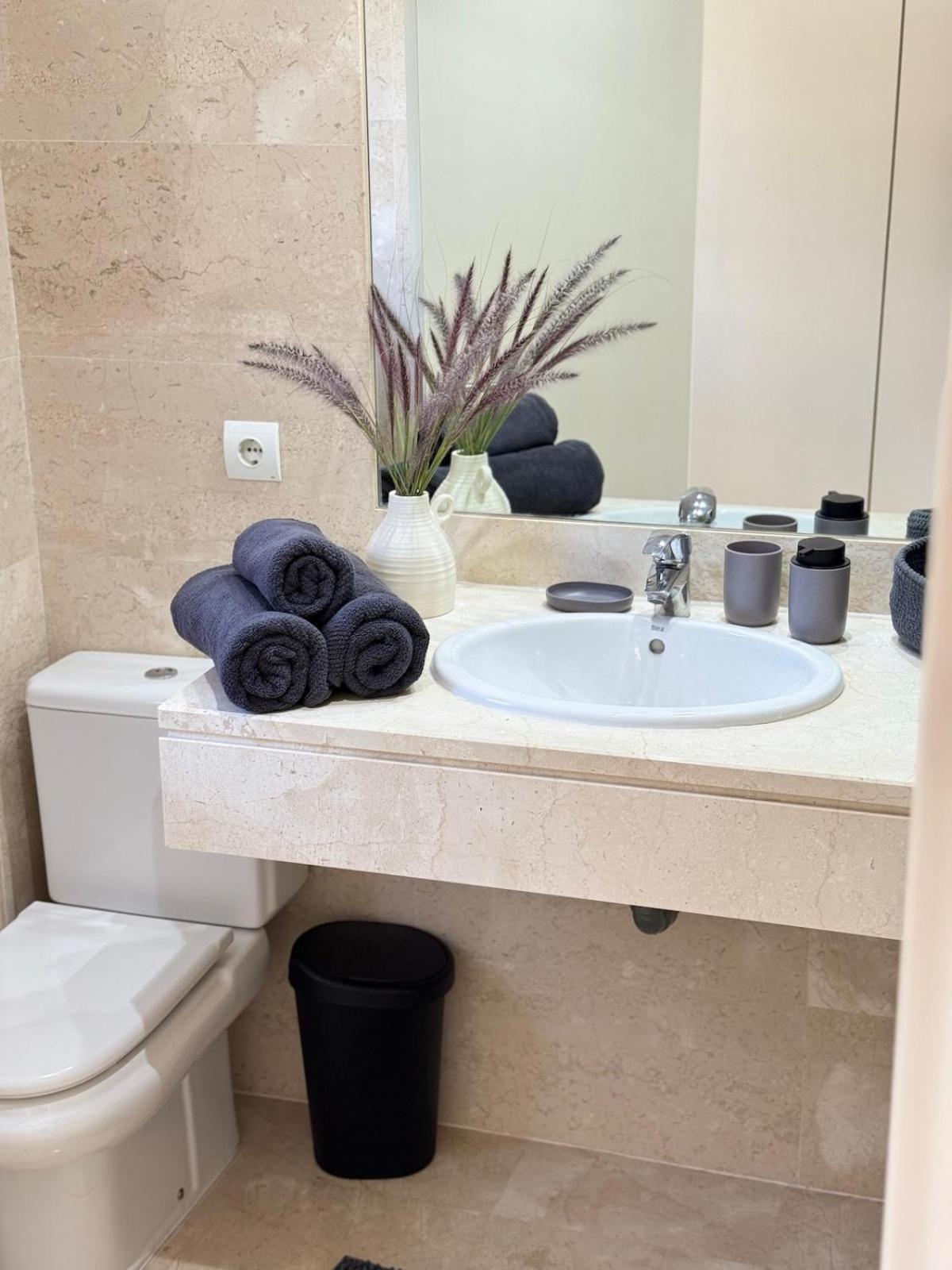 Casa De La Alegria, 3-bedroom House Near Cabopino Beach, * Marbella