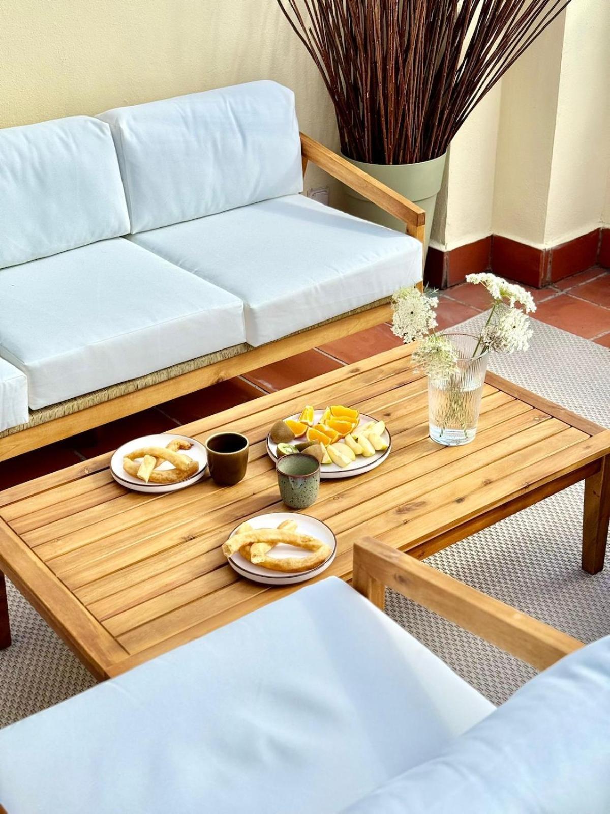 Casa De La Alegria, 3-bedroom House Near Cabopino Beach, Holiday home