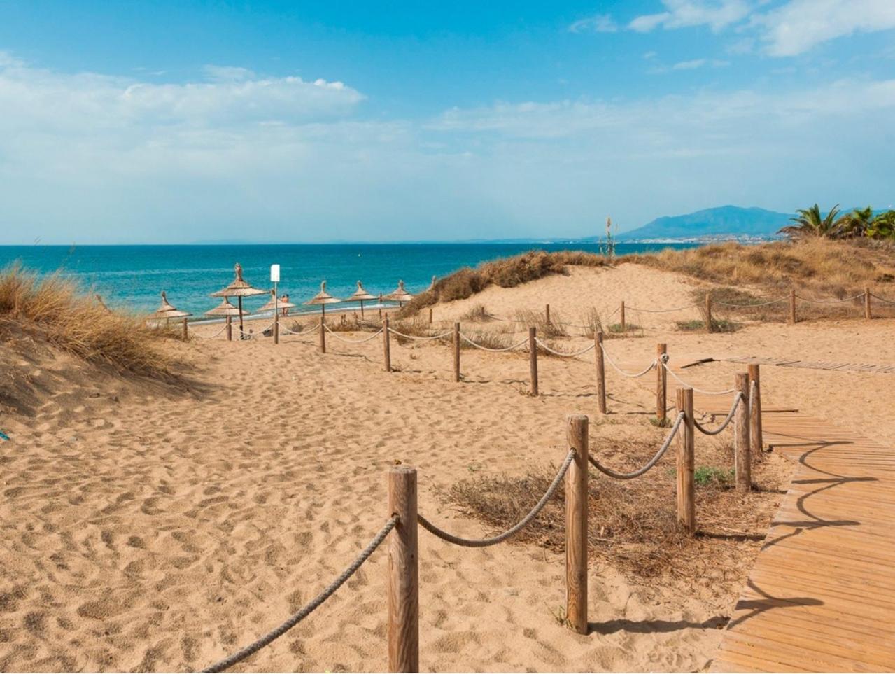 Casa De La Alegria, 3-bedroom House Near Cabopino Beach, Marbella