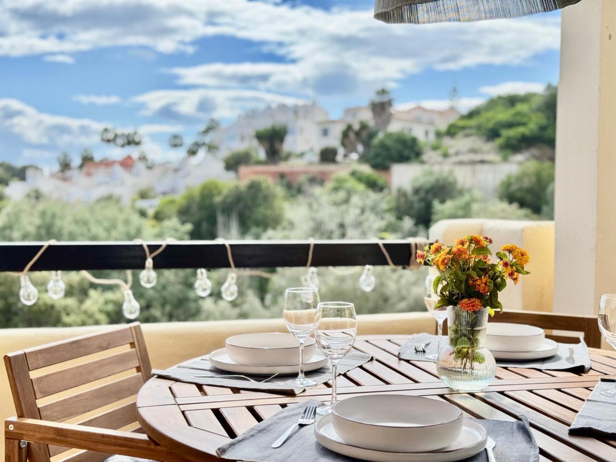 Casa De La Alegria, 3-bedroom House Near Cabopino Beach, * Marbella