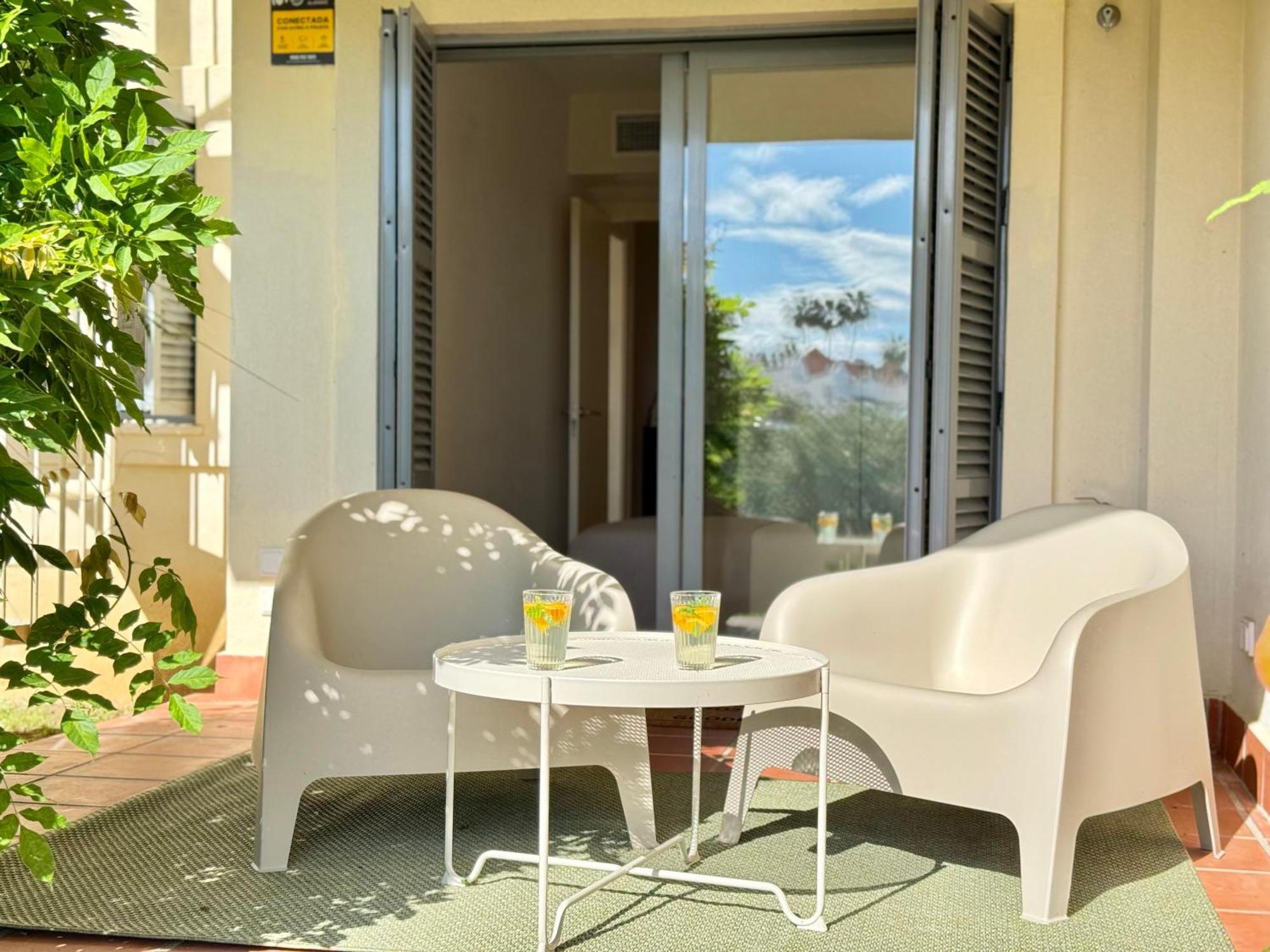 Casa De La Alegria, 3-bedroom House Near Cabopino Beach, * Marbella