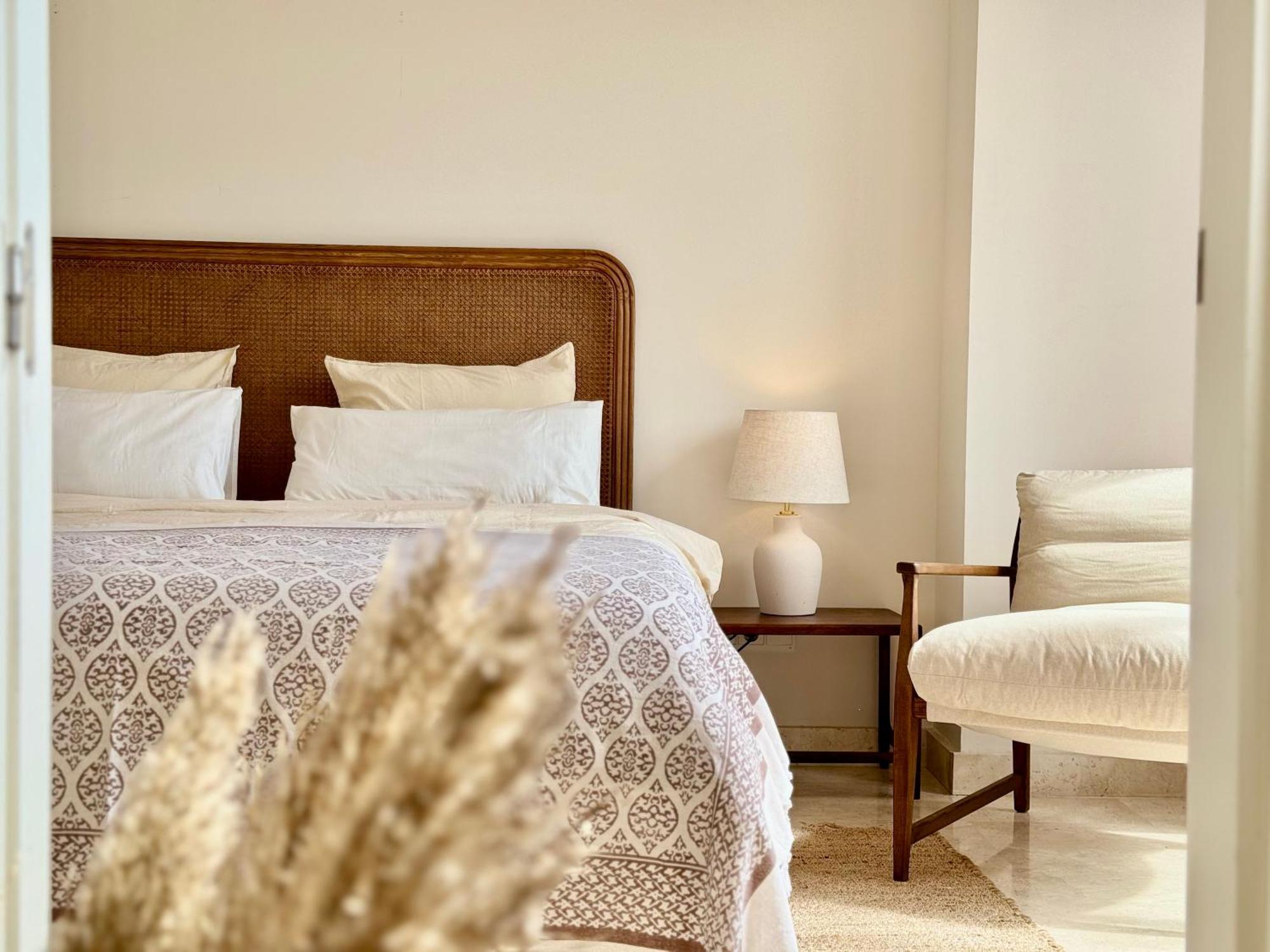 Casa De La Alegria, 3-bedroom House Near Cabopino Beach,